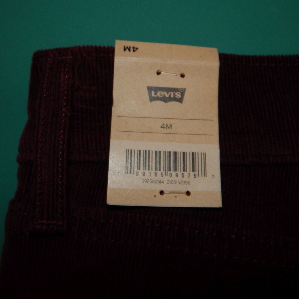 NWT Levi’s Classic Straight Corduroy Jeans Women's Size 4M Burgundy Retail $59 - Picture 5 of 16